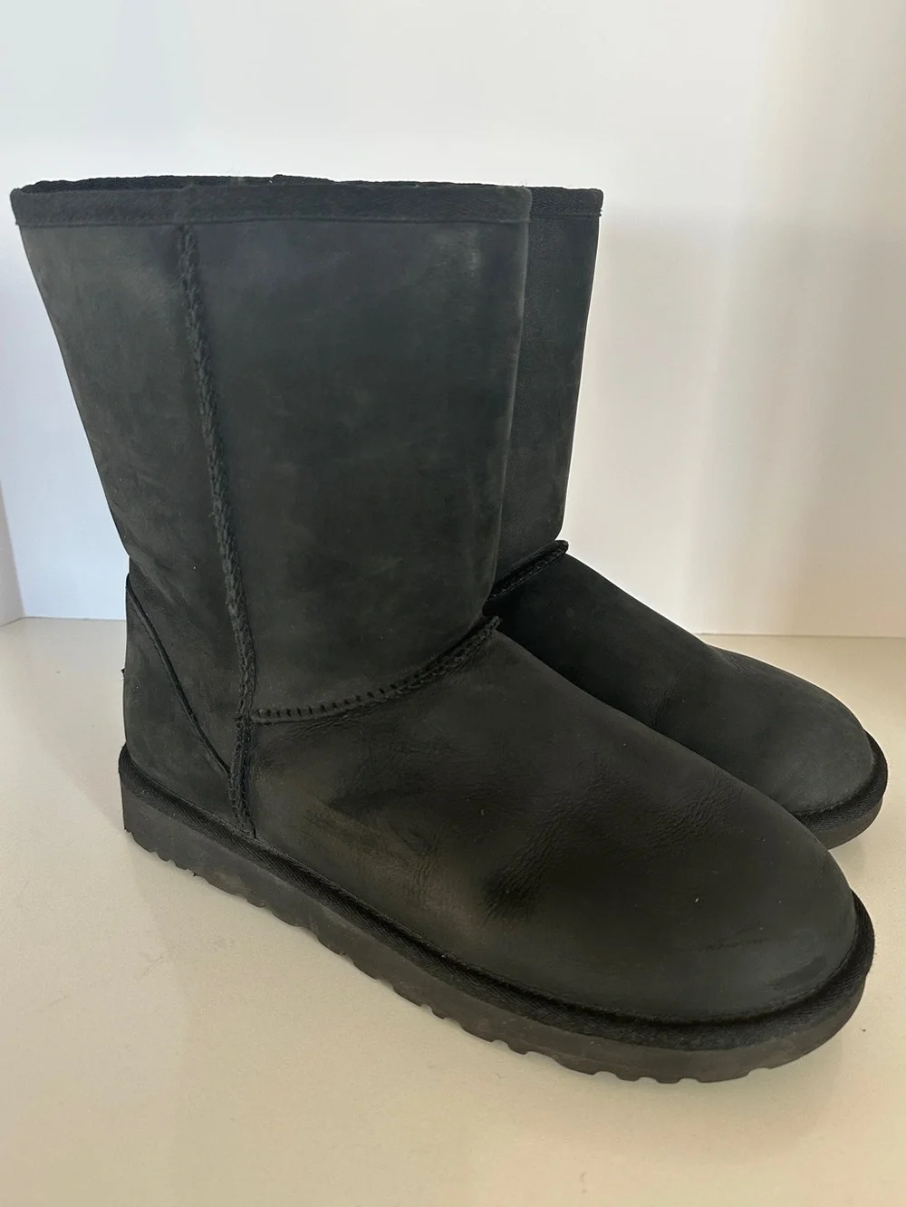 UGG Short Classic II Waxed Leather Black Boots 1125794 Size 10